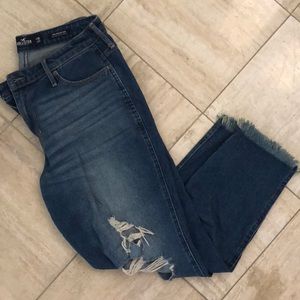 High-Rise Mom Jeans - Hollister